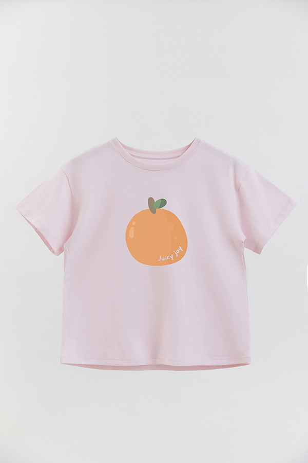 REMERA GIRL OVER FRUIT JUICY JOY