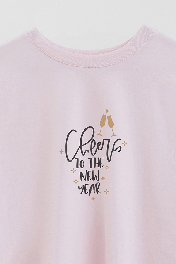 REMERA CROP ESTAMPADA NEW YEAR CHEERS