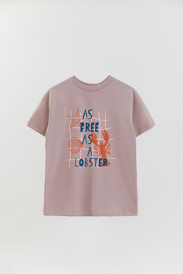 REMERA OVER ESTAMPADA AS FREE AS A LOBSTER