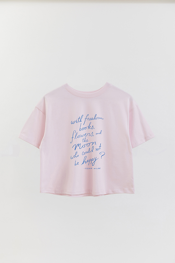 REMERA CROP ESTAMPADA PINK OSCAR WILDE