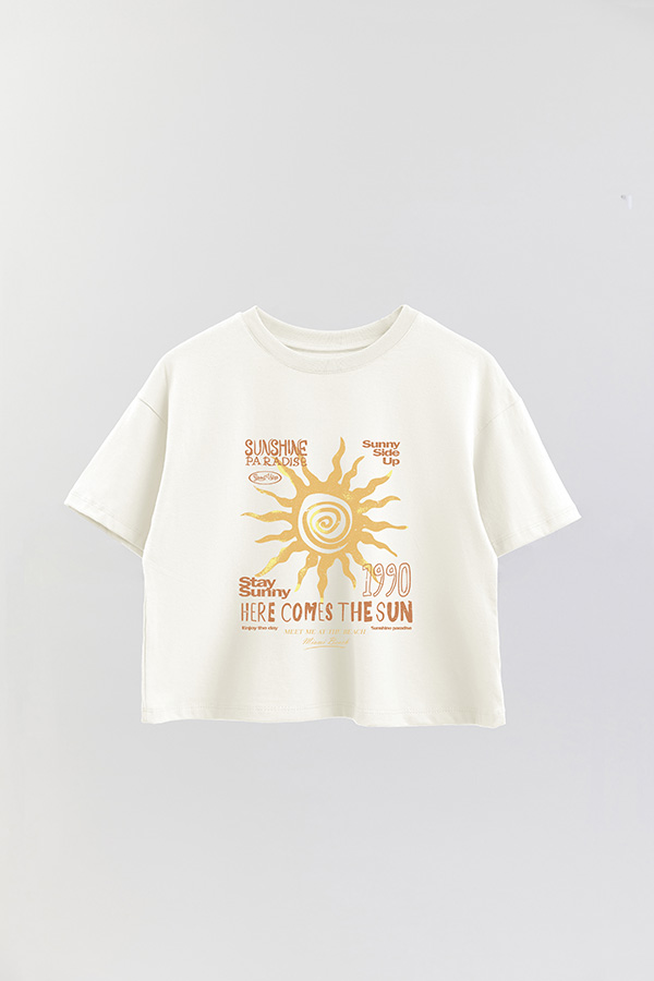 REMERA CROP ESTAMPADA HERE COMES THE SUN 1990