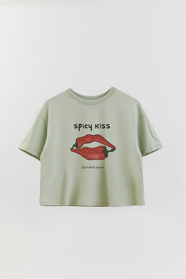 REMERA CROP ESTAMPADA FRSP SPICY KISS 1