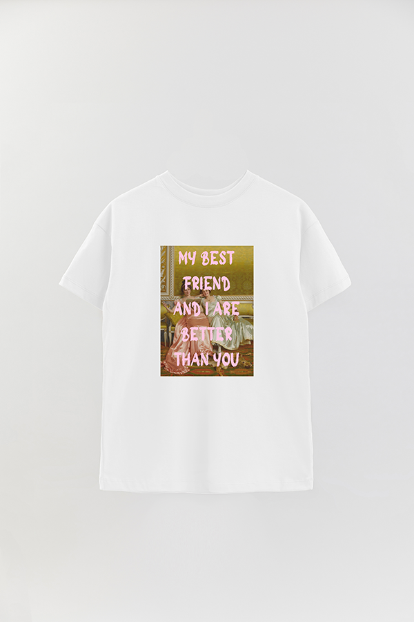 REMERA OVER ESTAMPADA ART COLLECTION 108 MY BEST FRIEND AND I