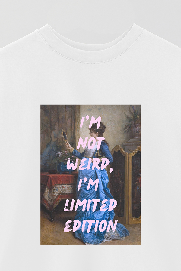 REMERA OVER ESTAMPADA ART COLLECTION 74 I'M NOT WEIRD