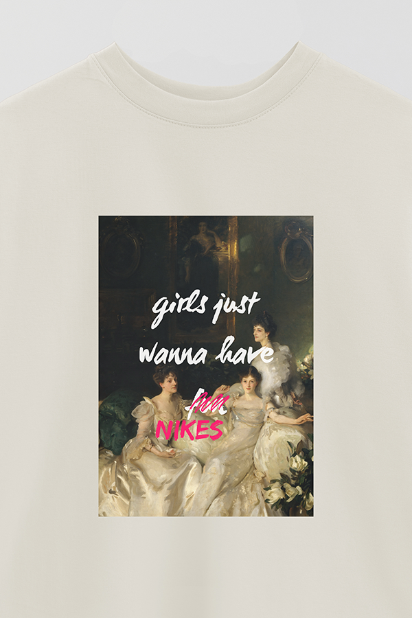 REMERA OVER ESTAMPADA ART COLLECTION 79 GIRLS JUST WANNA HAVE NIKES 2