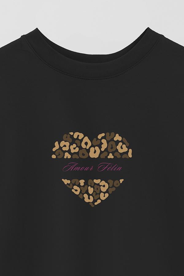 REMERA OVER ESTAMPADA TGR AMOUR FELIN