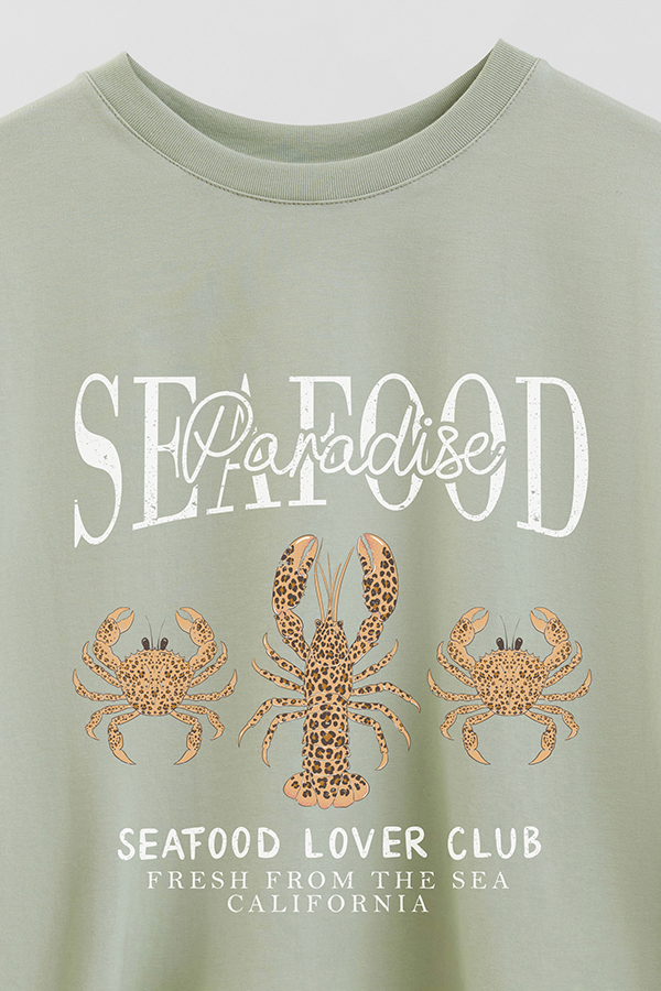REMERA CROP ESTAMPADA SF SEAFOOD PARADISE