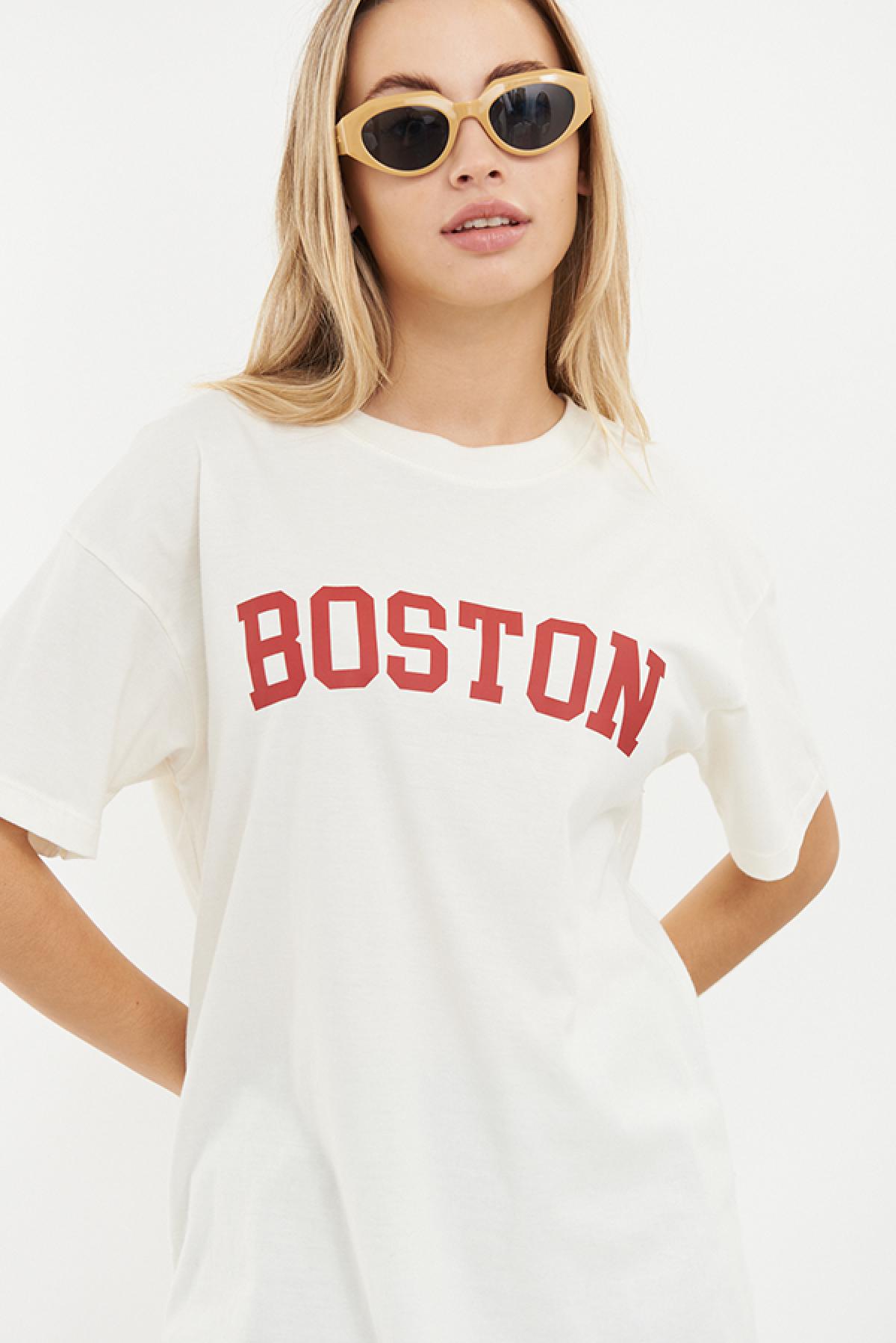 REMERA OVER ESTAMPADA WCV BOSTON