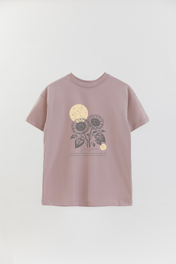 REMERA OVER ESTAMPADA ZODIAC LEO