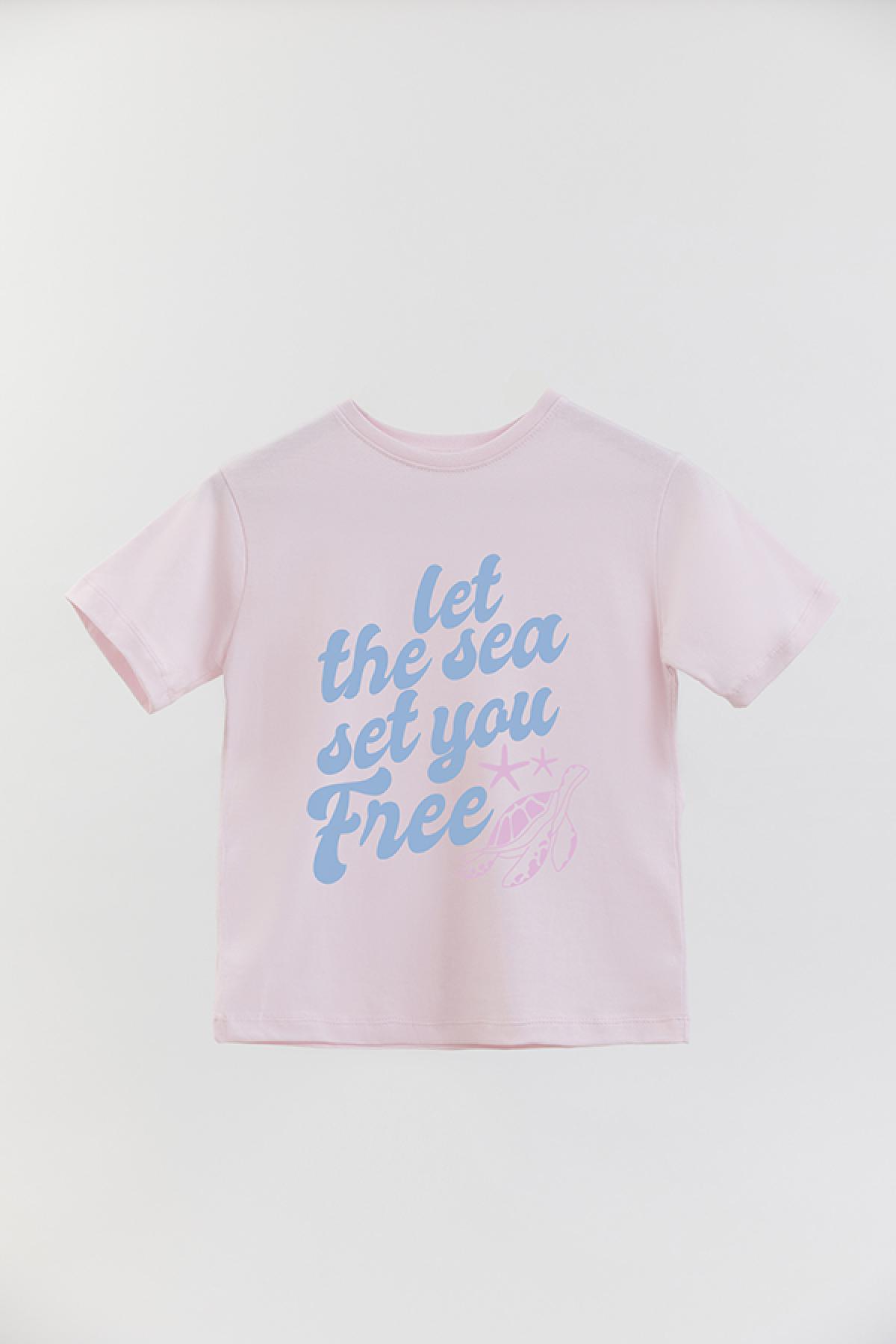 REMERA BASIC GIRL RT LET THE SEA SET YOU FREE