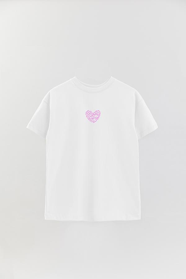 REMERA OVER ESTAMPADA TGR HEART PRINT