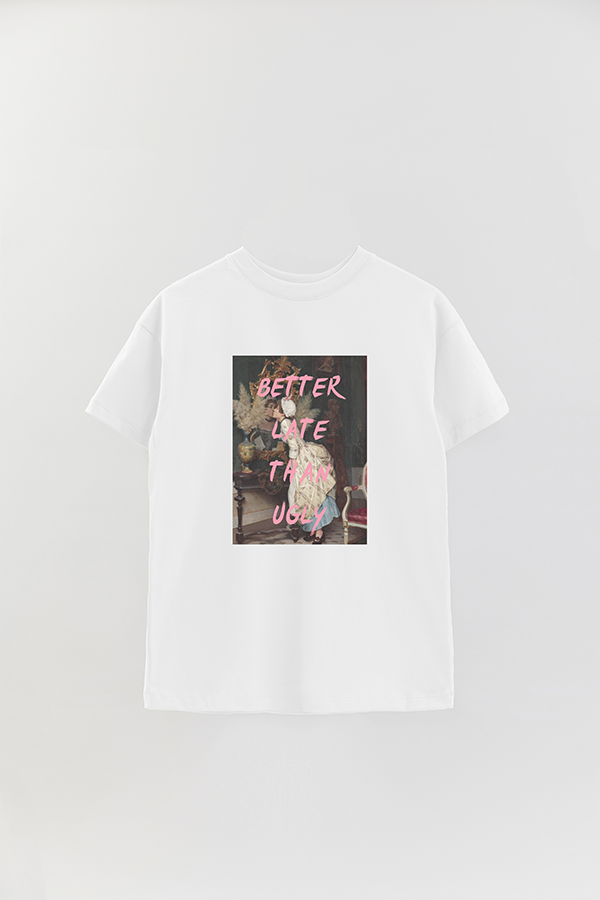 REMERA OVER ESTAMPADA ART COLLECTION 99 BETTER LATE