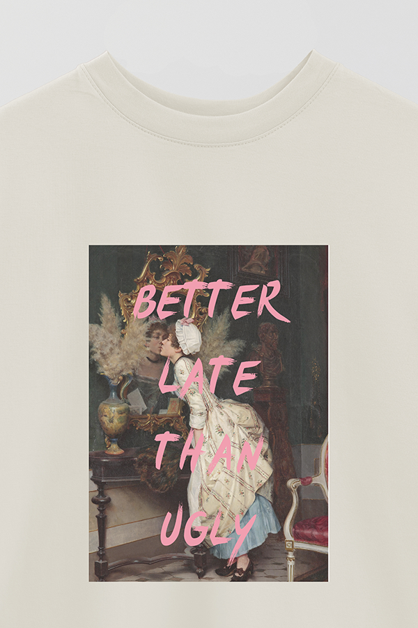 REMERA OVER ESTAMPADA ART COLLECTION 99 BETTER LATE