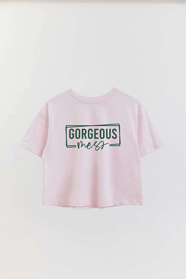 REMERA CROP ESTAMPADA GR GORGEOUS MESS
