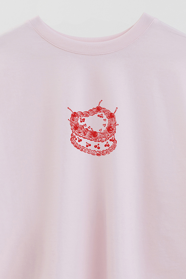 REMERA CROP ESTAMPADA VALENTINE CAKE