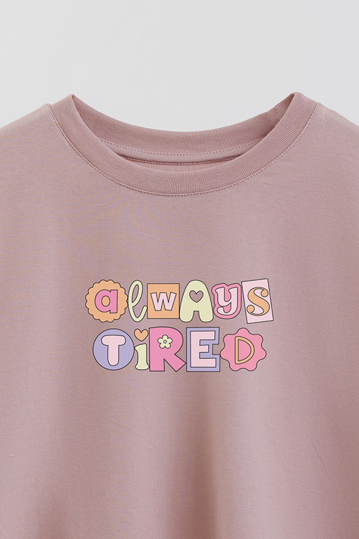 REMERA CROP ESTAMPADA CV4 ALWAYS TIRED