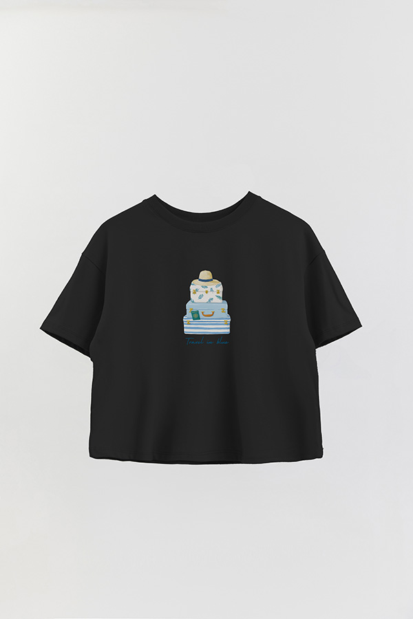 REMERA CROP ESTAMPADA COASTAL TRAVEL IN BLUE