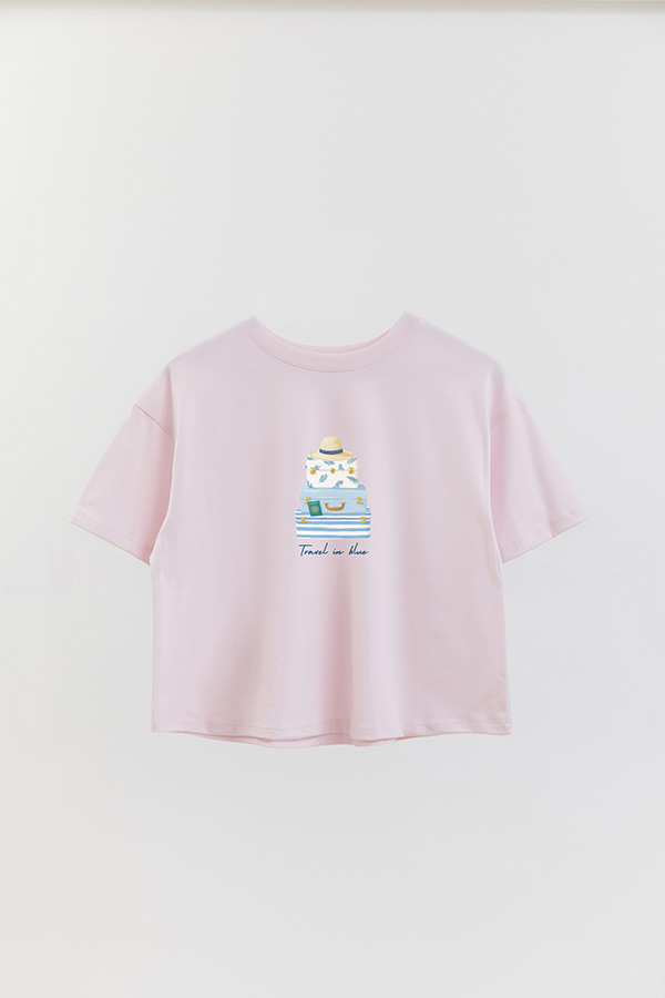 REMERA CROP ESTAMPADA COASTAL TRAVEL IN BLUE