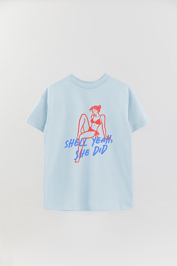 REMERA OVER ESTAMPADA SHELL YEAH, SHE DID