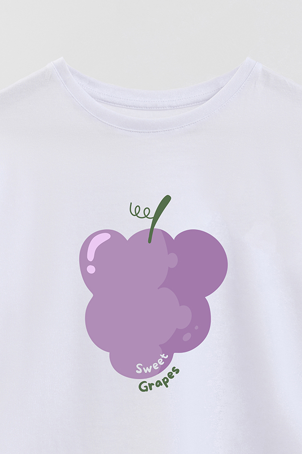 REMERA GIRL OVER FRUIT SWEET GRAPES