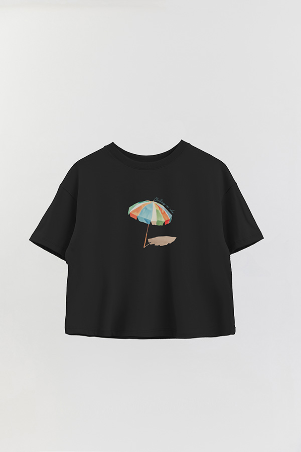 REMERA CROP ESTAMPADA COASTAL CHILLING IN COLOR