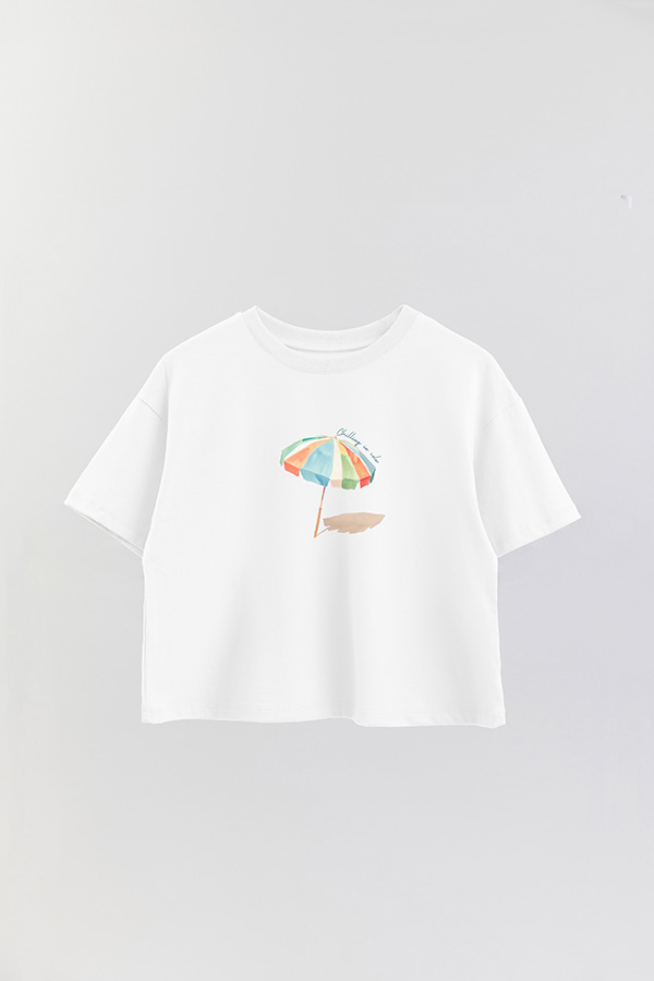 REMERA CROP ESTAMPADA COASTAL CHILLING IN COLOR