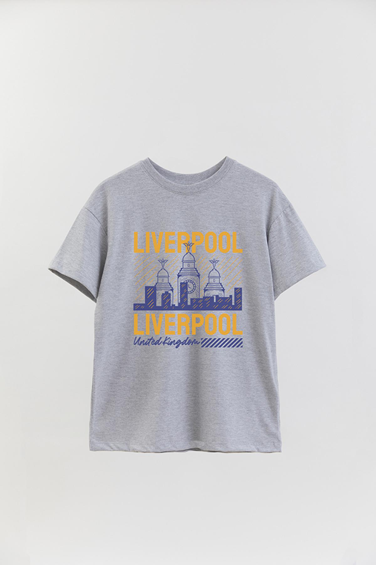 REMERA OVER ESTAMPADA CT LIVERPOOL
