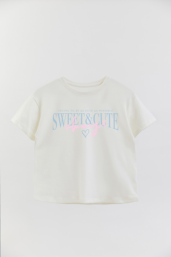 REMERA GIRL OVER SWEET AND CUTE