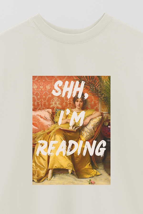 REMERA OVER ESTAMPADA ART COLLECTION 40 SHH I'M READING