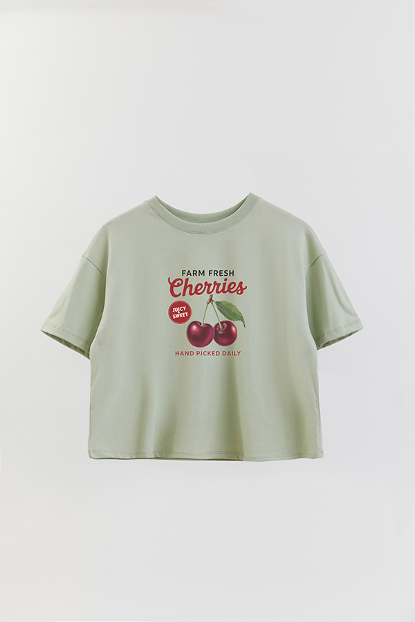 REMERA CROP ESTAMPADA HARVEST FARM FRESH CHERRIES