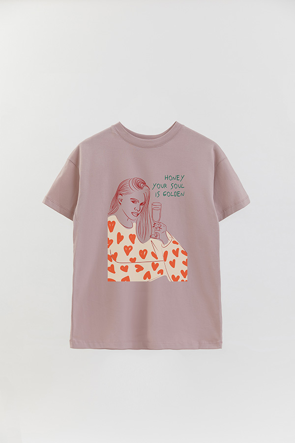REMERA OVER ESTAMPADA HONEY YOUR SOUL IS GOLDEN