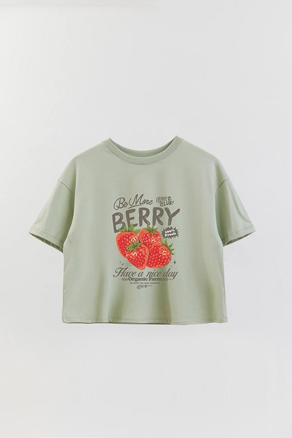 REMERA CROP ESTAMPADA BE MORE BERRY