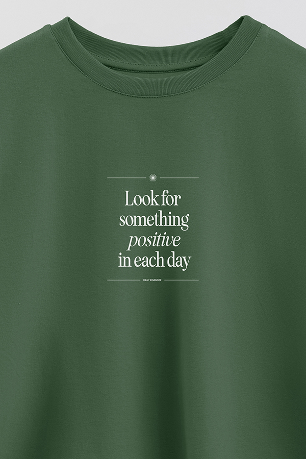 REMERA CROP ESTAMPADA LOOK FOR SOMETHING POSITIVE