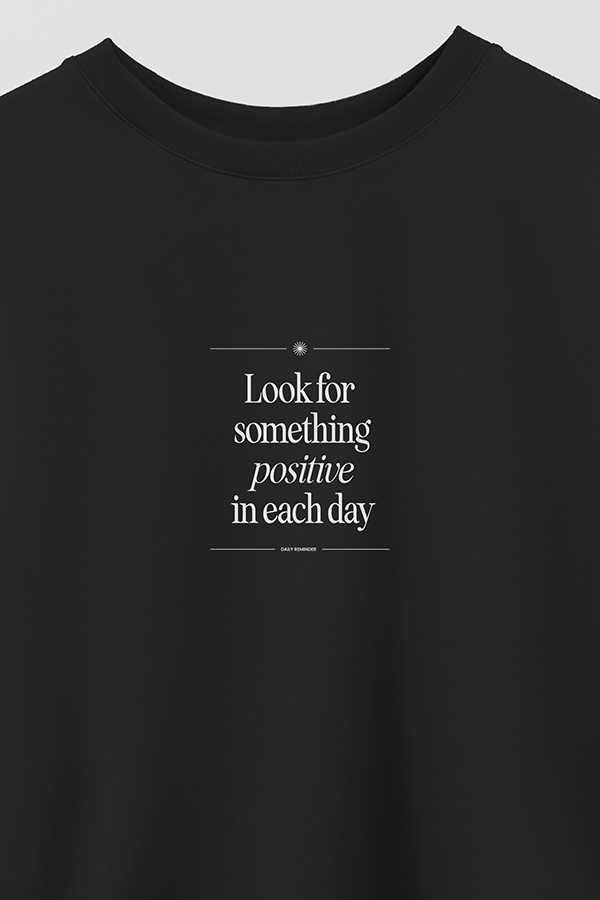 REMERA CROP ESTAMPADA LOOK FOR SOMETHING POSITIVE