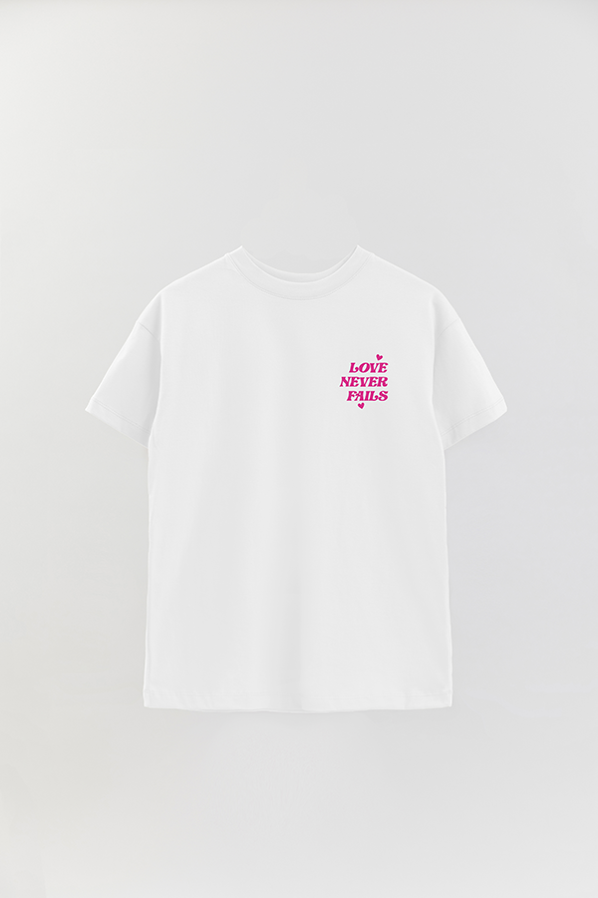 REMERA OVER ESTAMPADA WCV LOVE NEVER FAILS