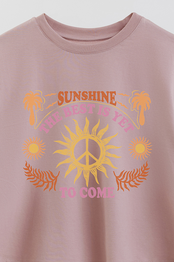 REMERA CROP ESTAMPADA THE BEST IS YET TO COME