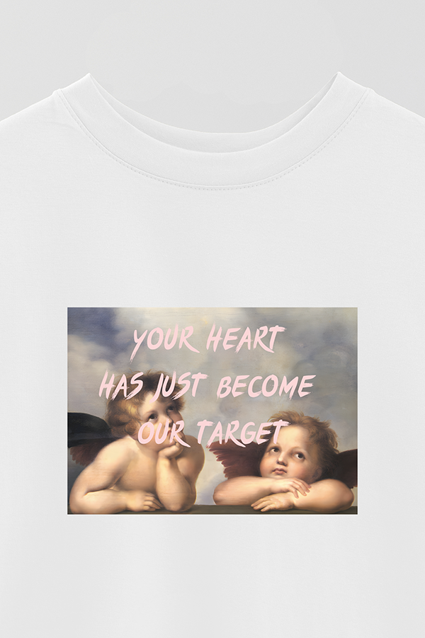 REMERA OVER ESTAMPADA ART COLLECTION 91 YOUR HEART HAS JUST BECOME