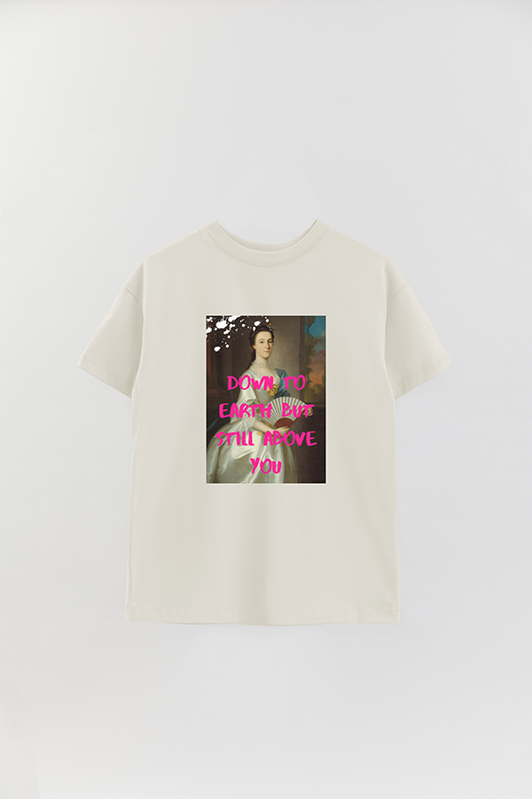 REMERA OVER ESTAMPADA ART COLLECTION 100 DOWN TO EARTH