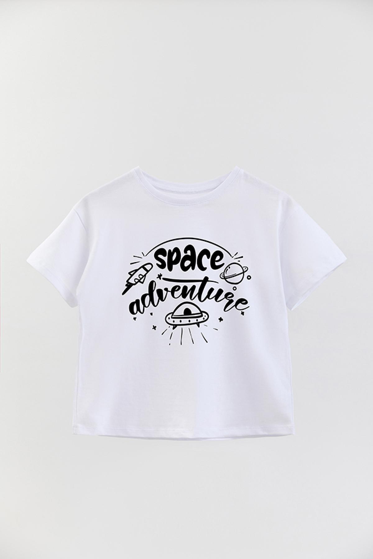 REMERA BOY OVER GR SPACE ADVENTURE BW