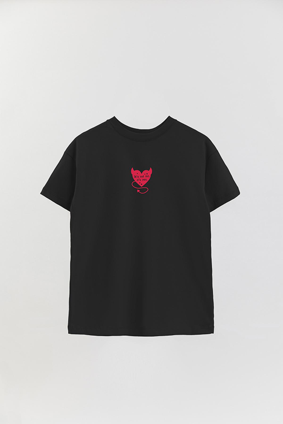 REMERA OVER ESTAMPADA WCV IT'S NOT ME IT'S YOU
