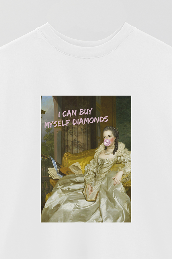 REMERA OVER ESTAMPADA ART COLLECTION 54 I CAN BUY MYSELF DIAMONDS