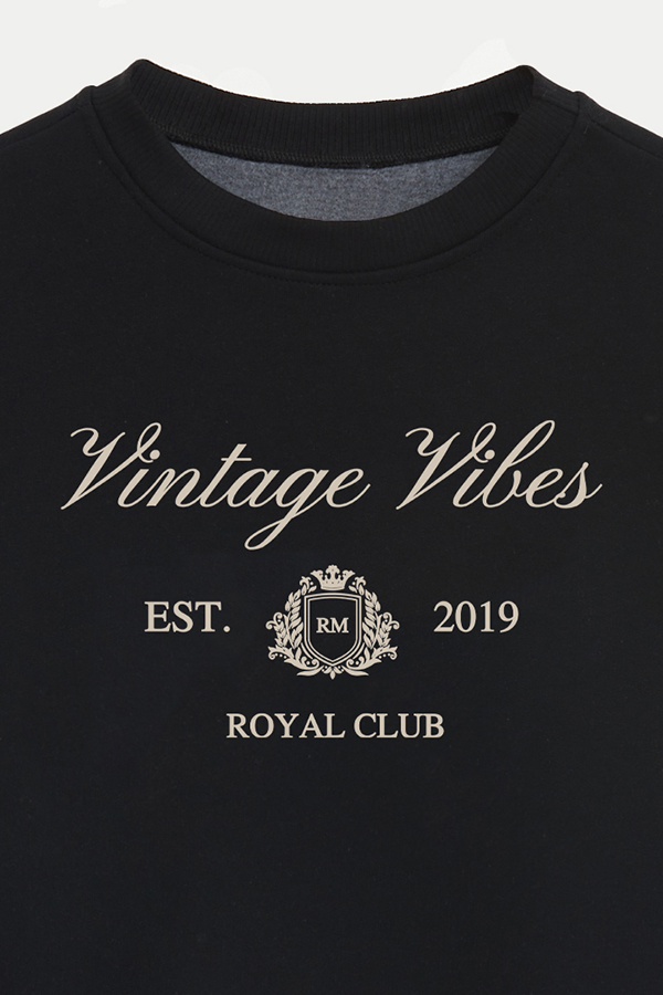 BUZO CROP ESTAMPADO VARSITY VINTAGE VIBES