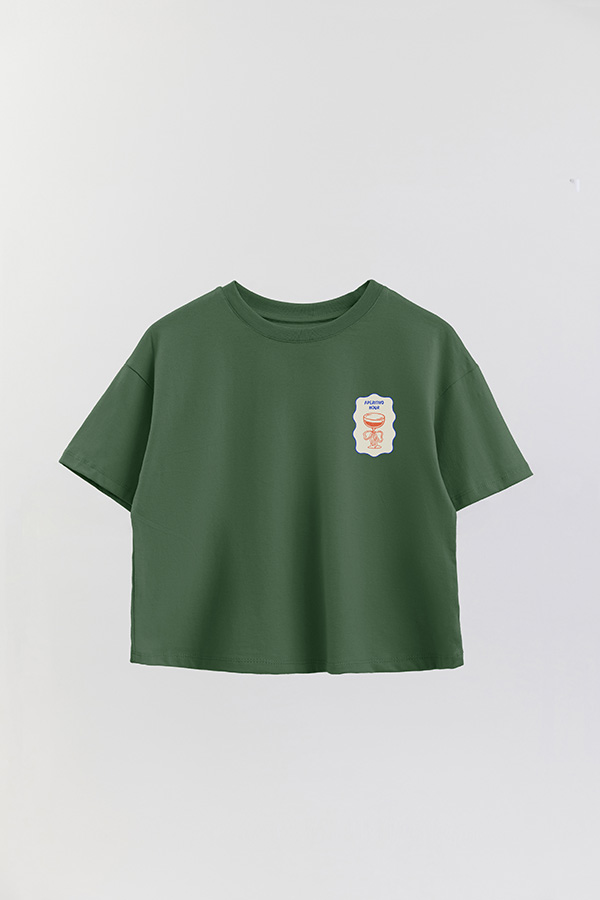 REMERA CROP FB ESTAMPADA APERITIVO HOUR