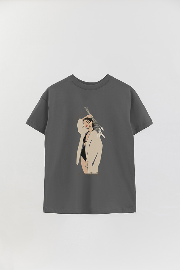 REMERA OVER ESTAMPADA SHE TURNS PAIN