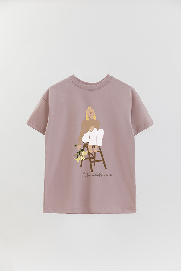 REMERA OVER ESTAMPADA SHE RADIATES CALM