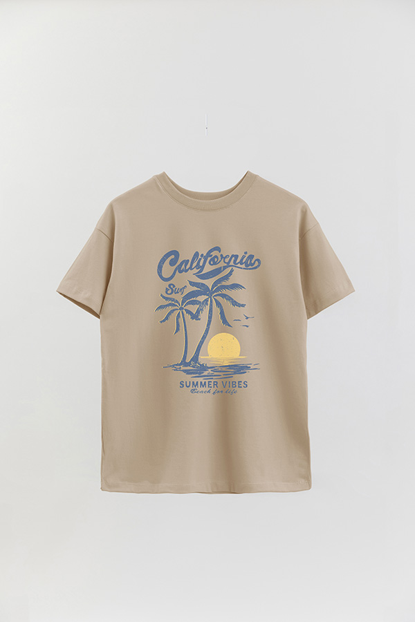 REMERA OVER ESTAMPADA CALIFORNIA SURF SUMMER
