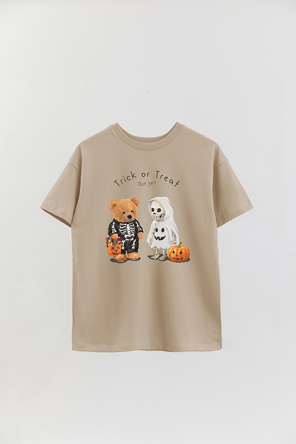 REMERA OVER ESTAMPADA UNISEX TEDDY TRICK OR TREAT