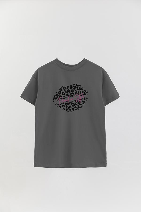REMERA OVER ESTAMPADA TGR PROWN IN STYLE