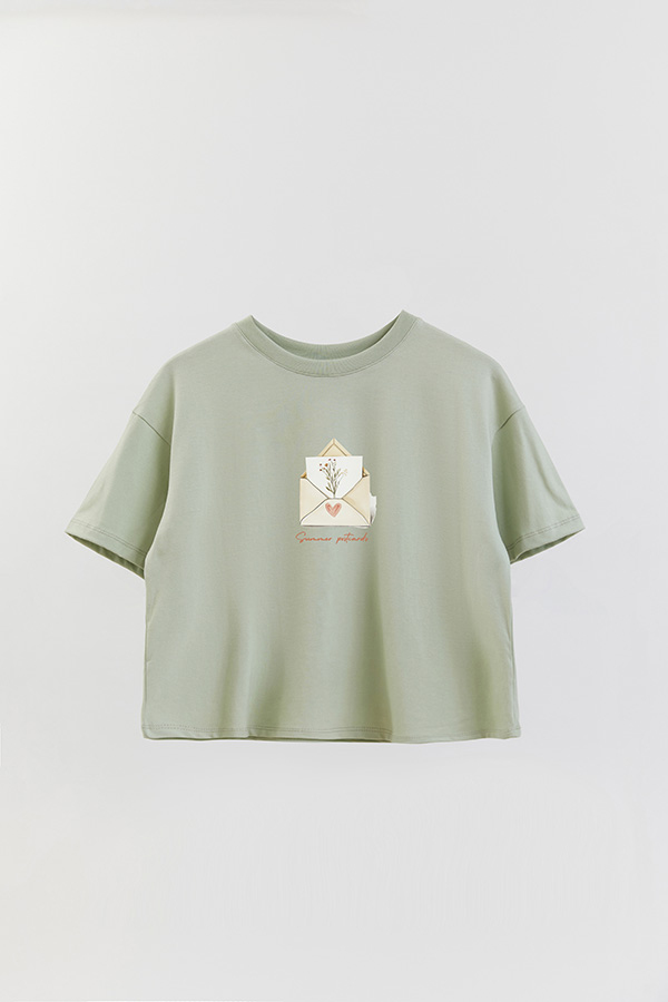 REMERA CROP ESTAMPADA COASTAL SUMMER POSTCARDS