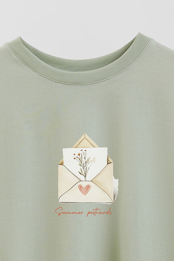 REMERA CROP ESTAMPADA COASTAL SUMMER POSTCARDS